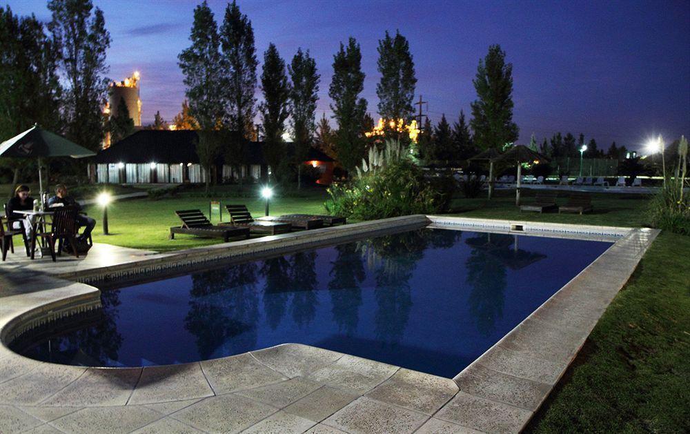 Wyndham Garden Campana Hotel Exterior photo